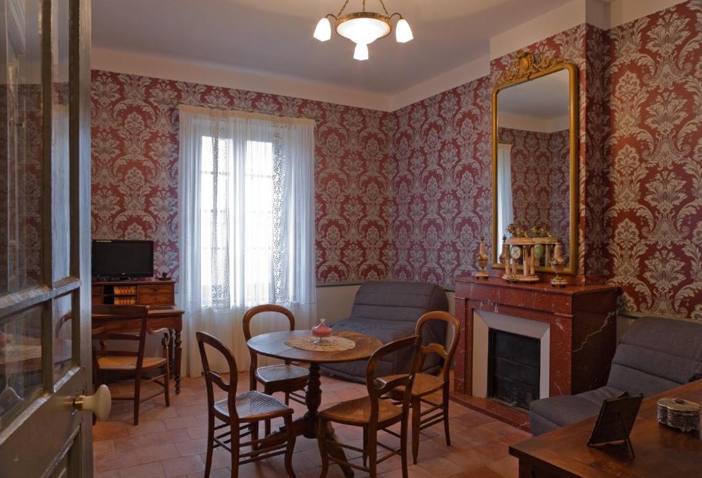 Logis Hotel - Restaurant La Marbrerie Caunes-Minervois Ruang foto